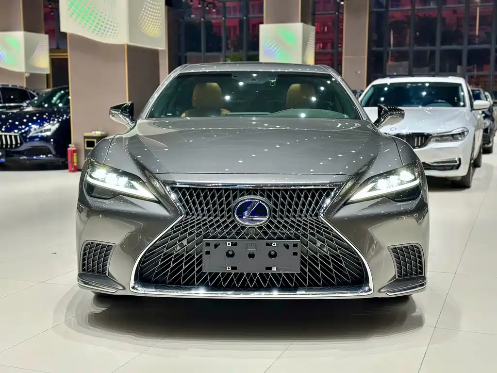 Lexus LS 2021 500h