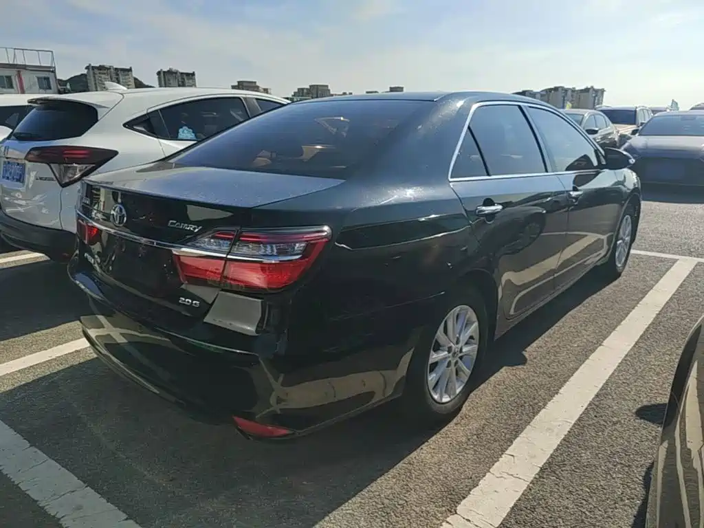 Toyota Camry 2015 2.0G Lead