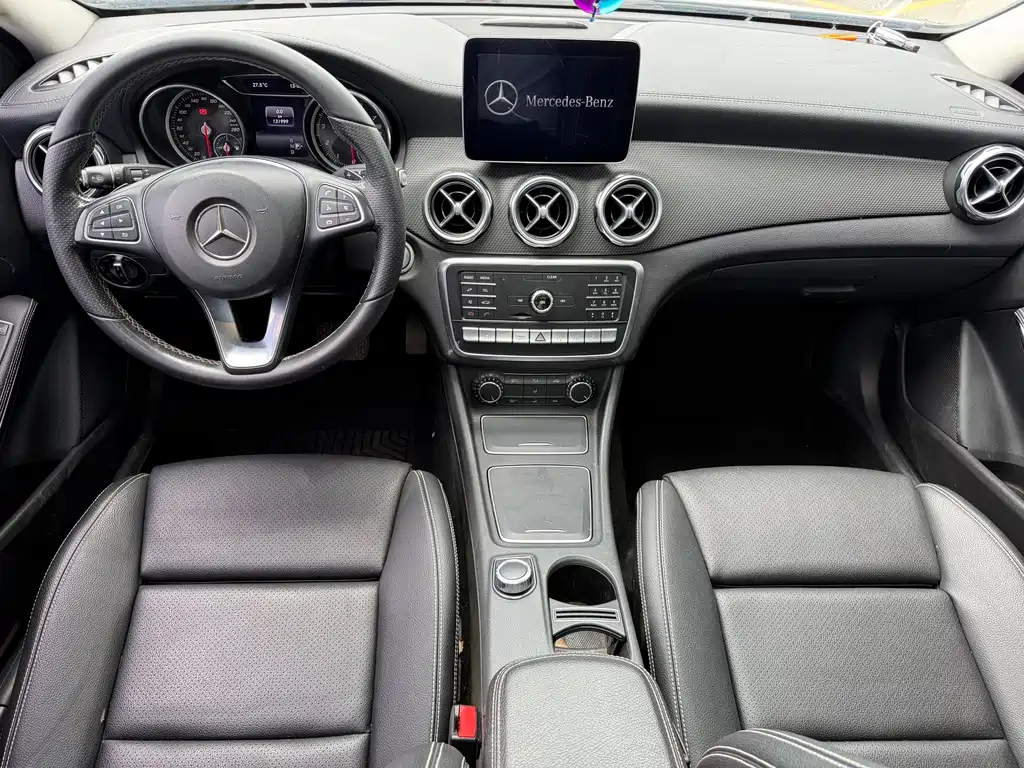 Mercedes-Benz GLA 2018 GLA 220 4MATIC Sport