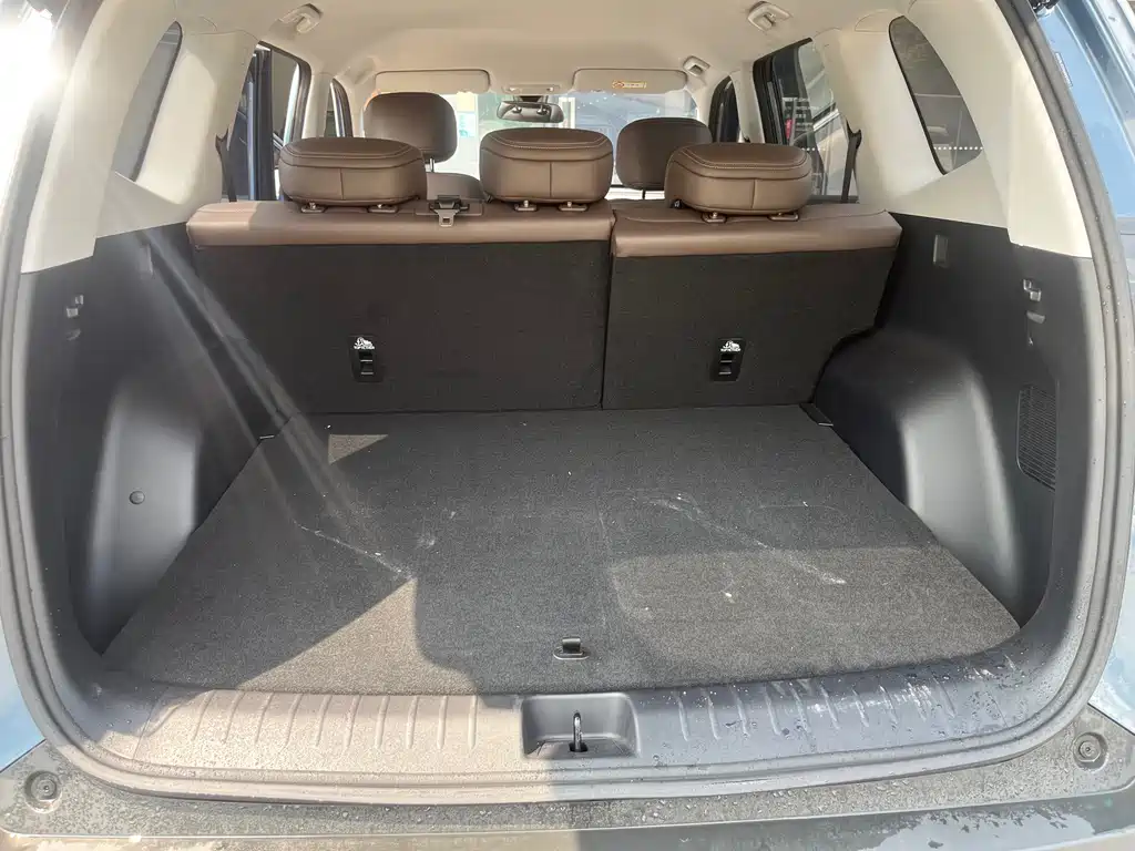 Wuling Xingguang 560 New Energy — миниатюра 11