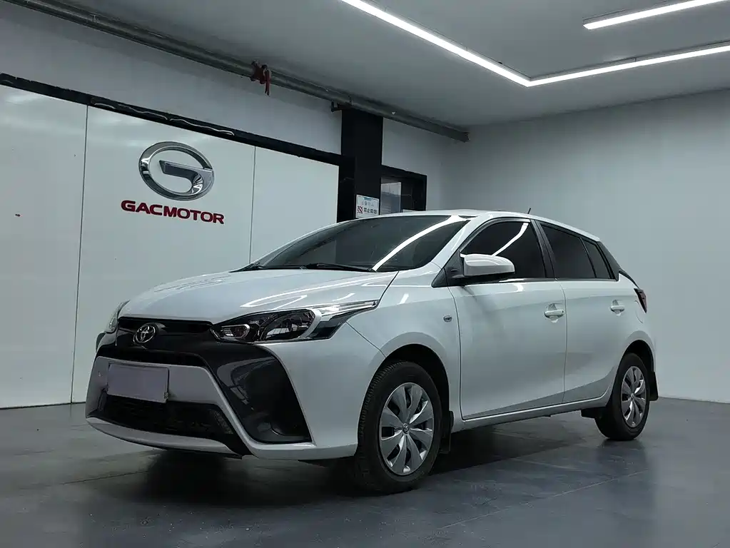 Toyota Yaris L 2021