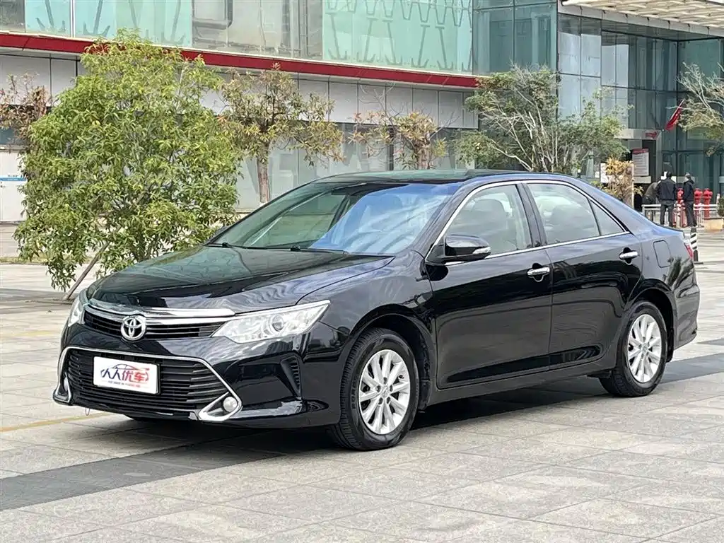 TOYOTA CAMRY