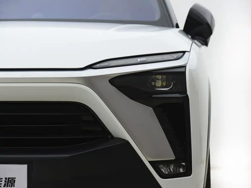 NIO ES8 2020 580KM мест