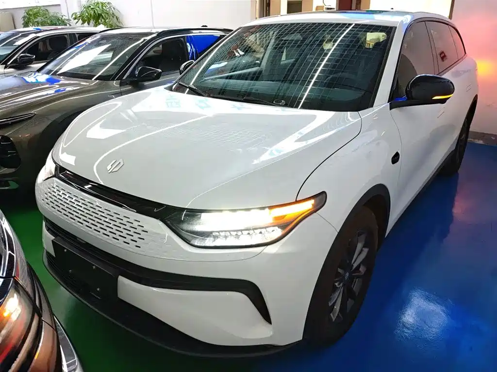 ZERO-RUNNING CAR ZERO RUN C11