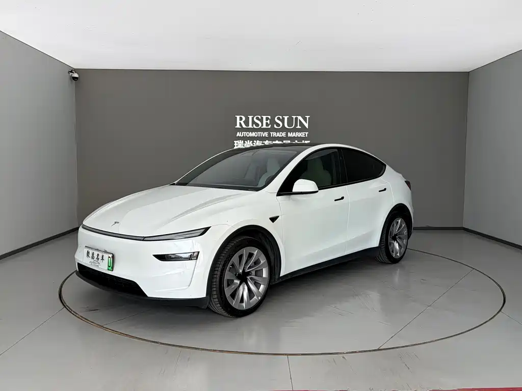 Tesla Model Y 2025