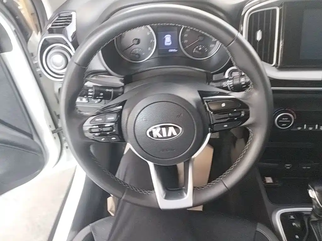 Kia KX1 - фото 11