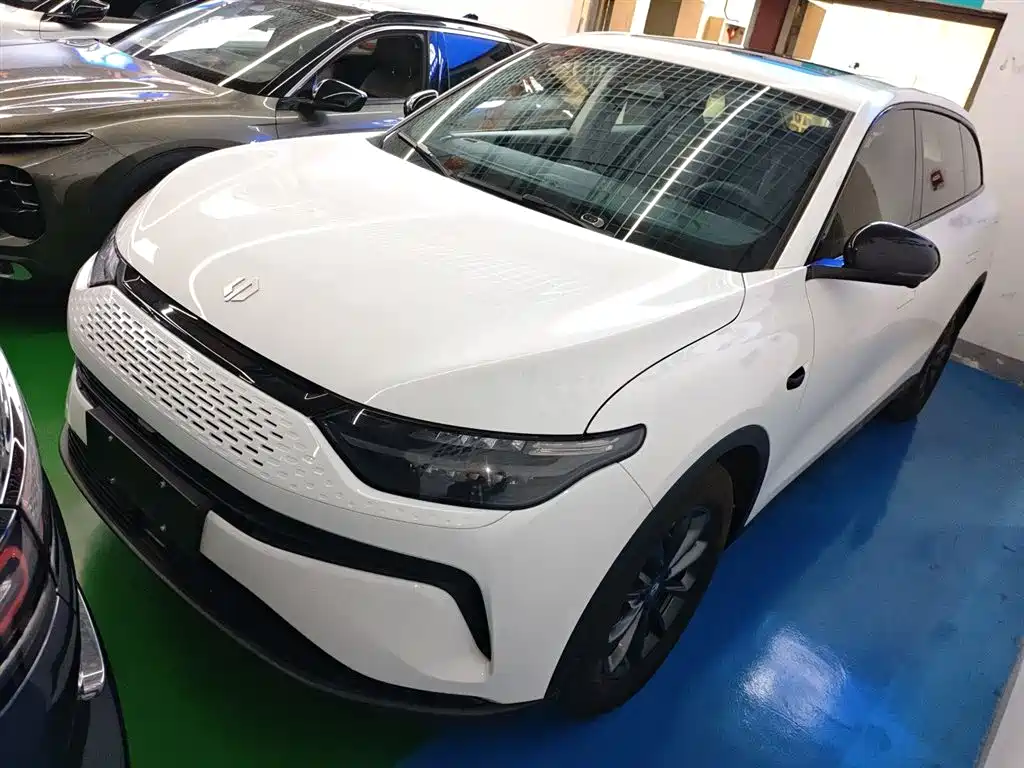 ZERO-RUNNING CAR ZERO RUN C11