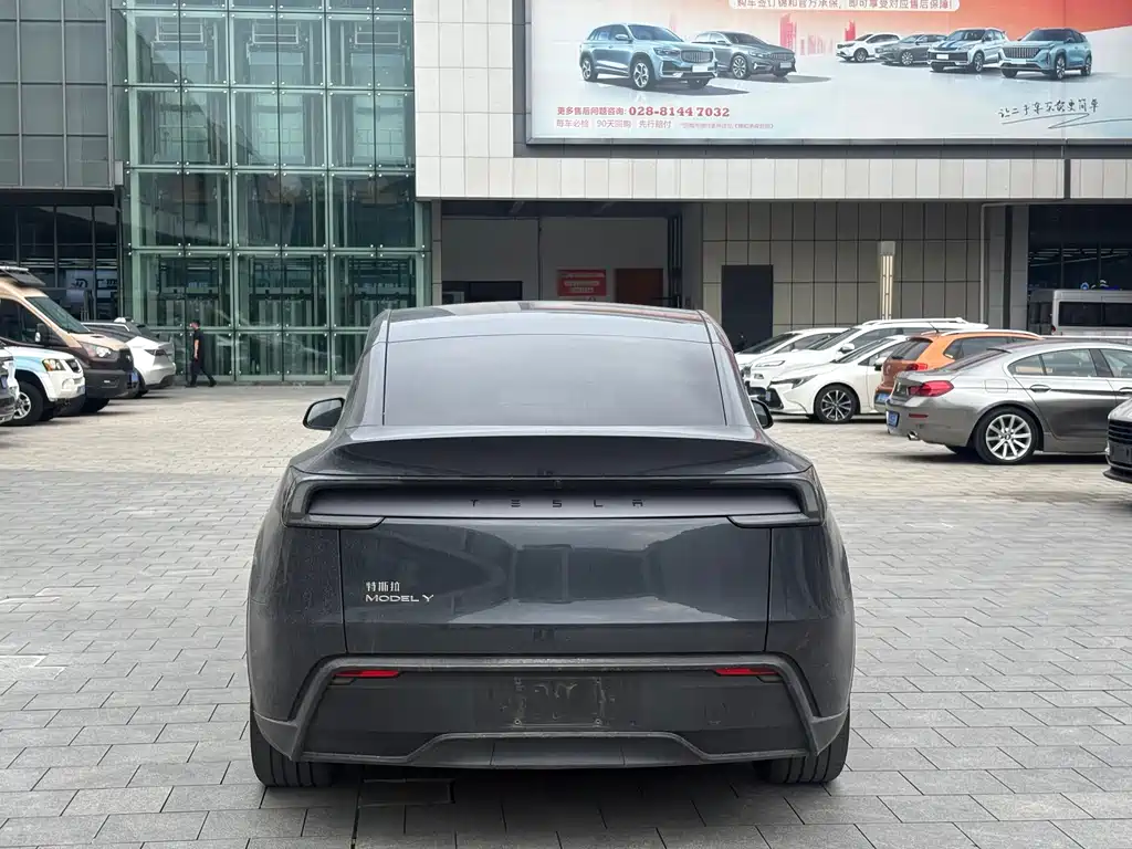 Tesla Model Y — фотографии объявления, Фото 9