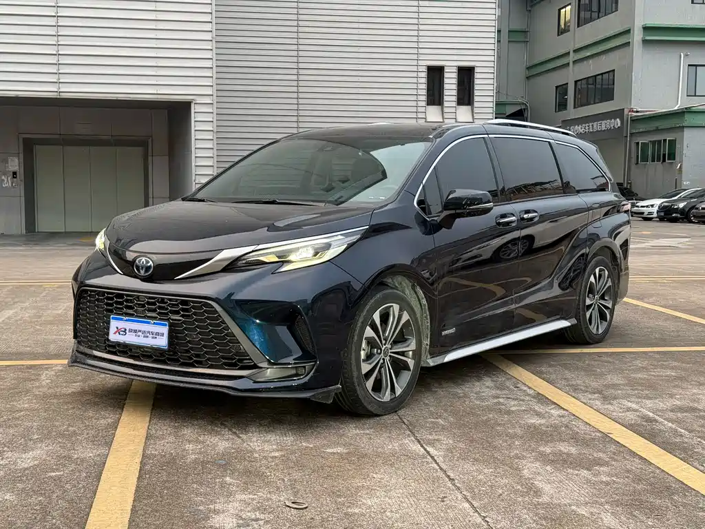 Toyota Granvia 2023 2.5L Luxury PLUS