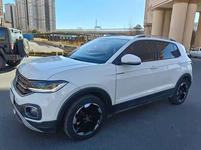 VOLKSWAGEN EXPLORING THE SHADOW 2023