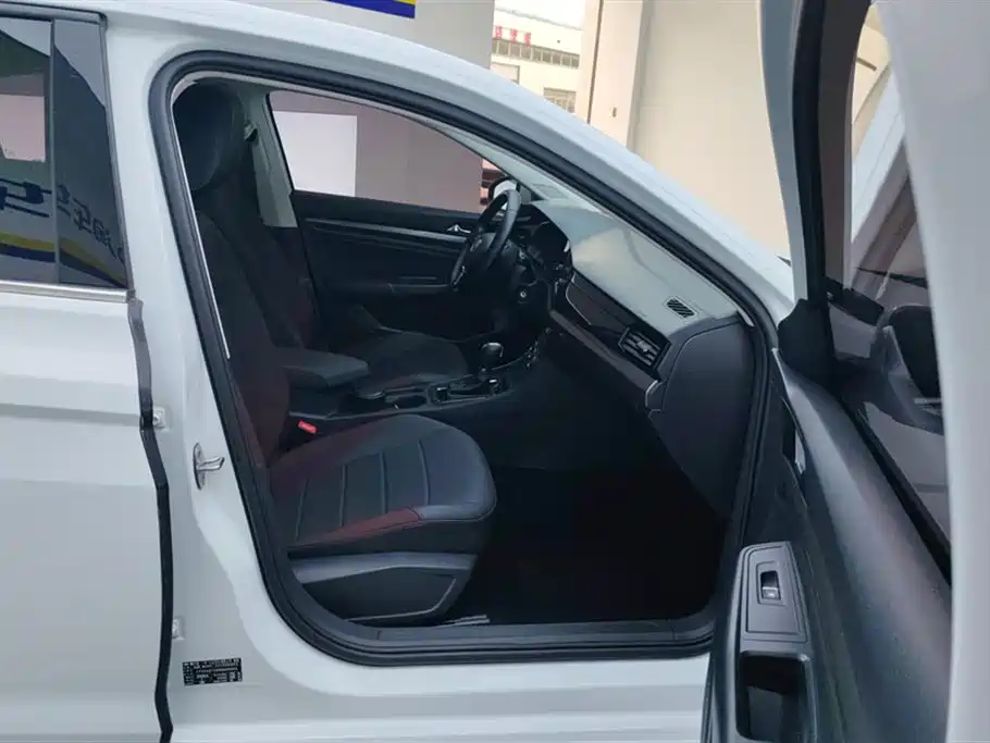 Volkswagen Bora 2019 1.5L AT Comfort VI