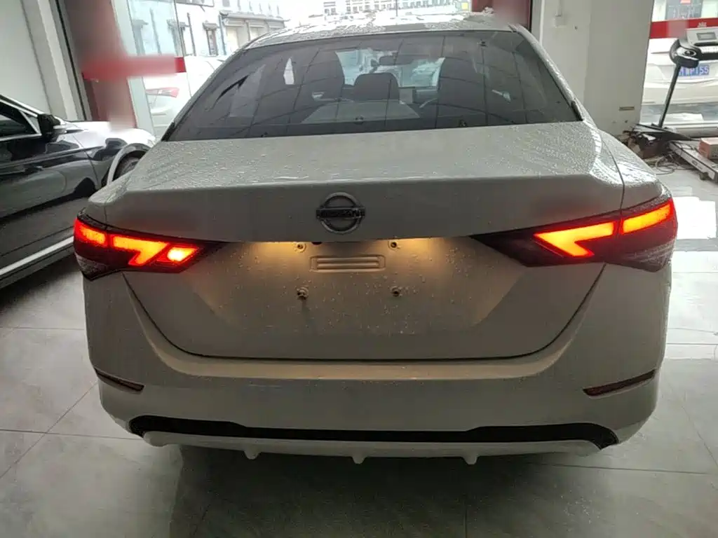 Nissan Sylphy 2021 1.6L XL CVT Enjoy