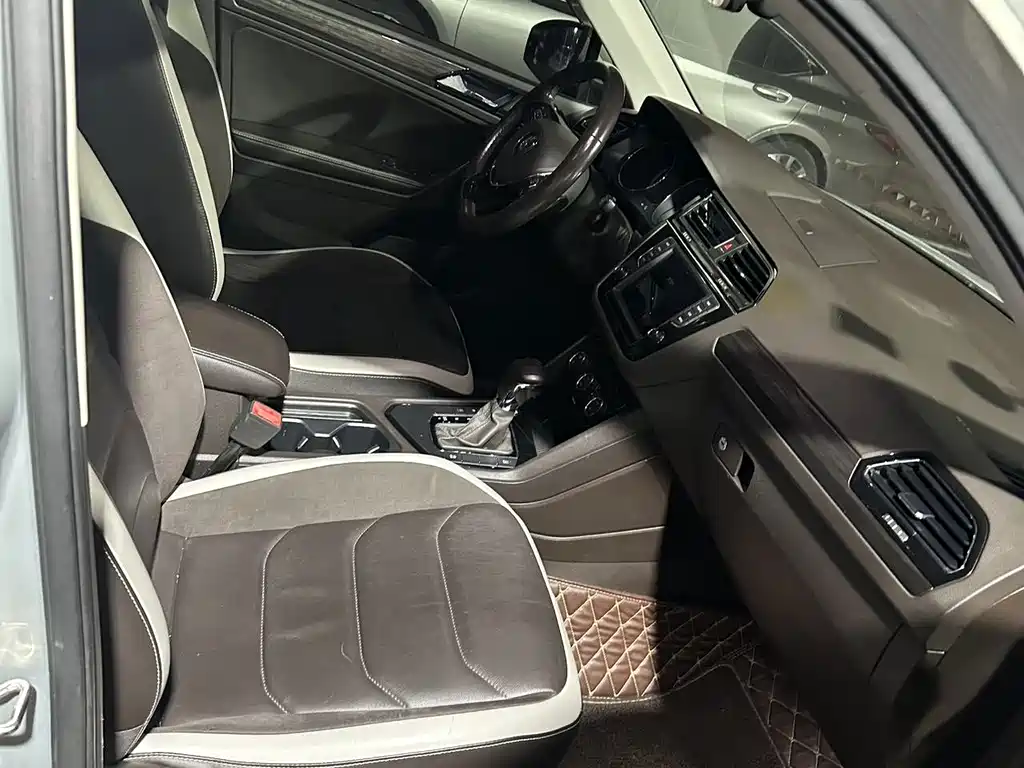 Volkswagen Tiguan L — миниатюра 4