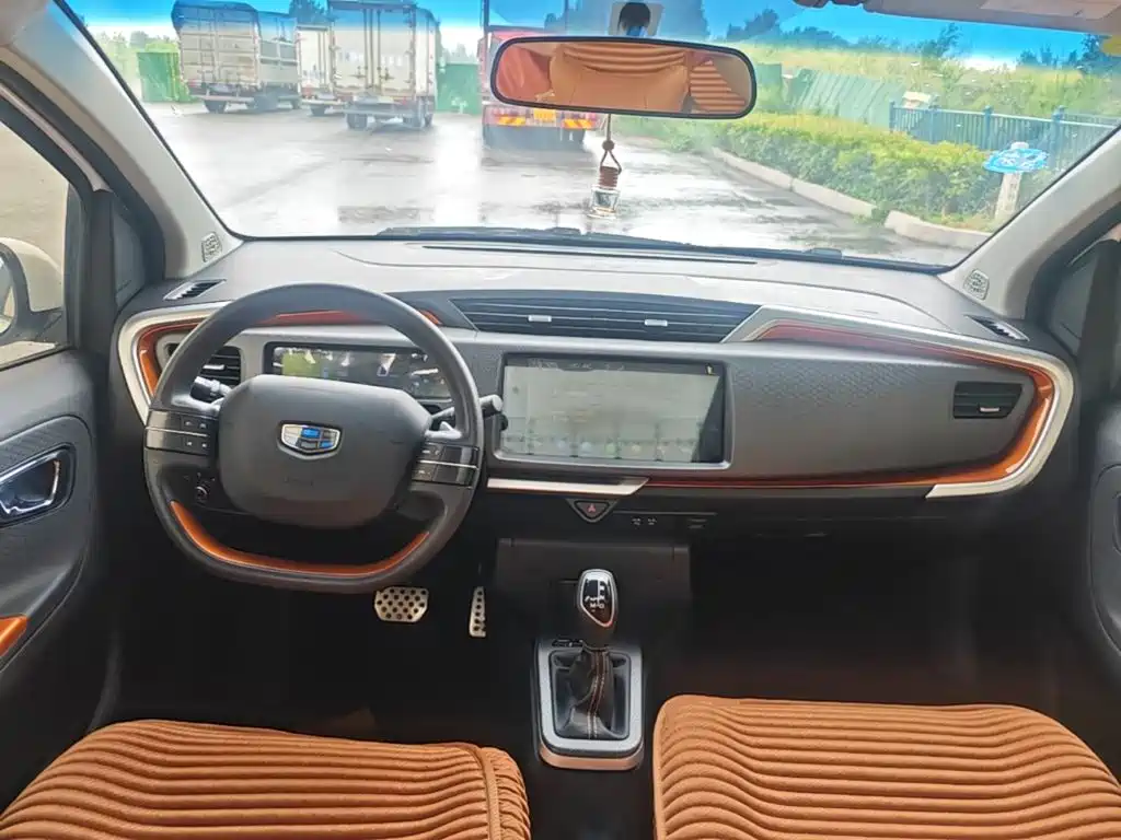 Geely X1 2017 1.3L AT