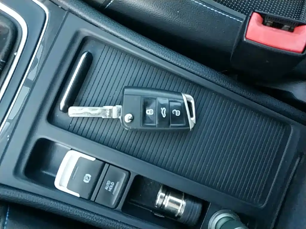 Volkswagen Golf EV — миниатюра 9