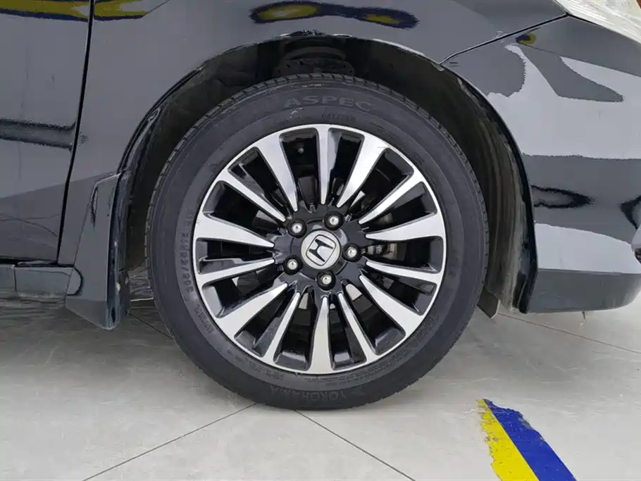Honda Crider 2015 1.8L AT Comfort