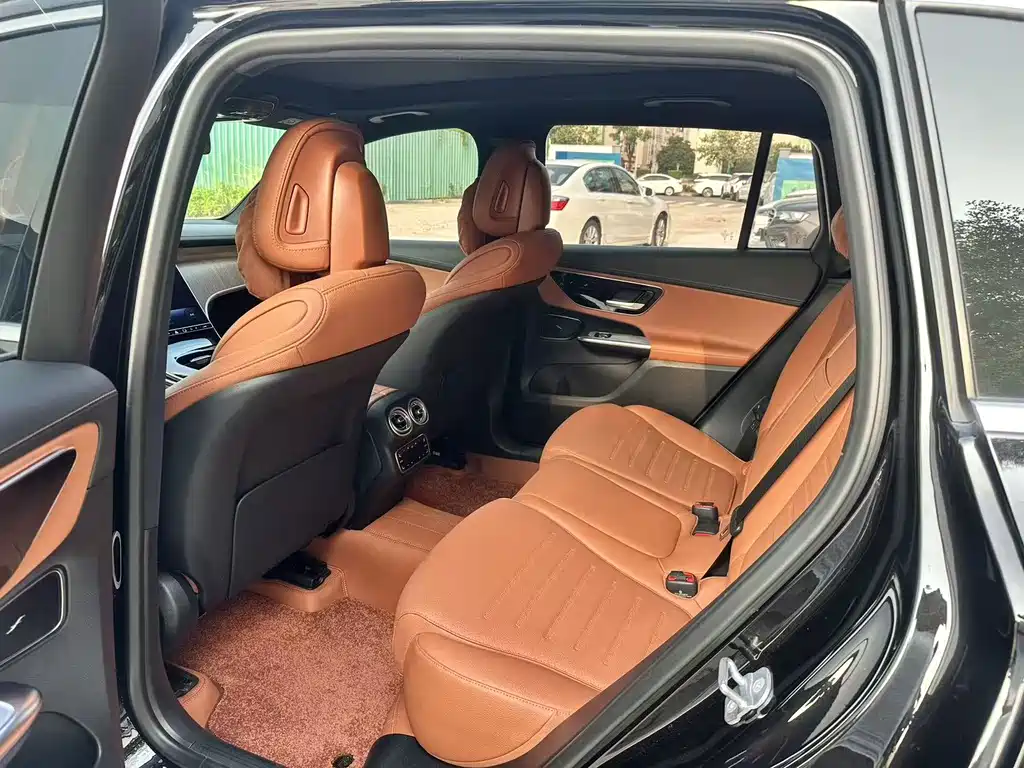 Mercedes-Benz GLC 2024 GLC 300 L 4MATIC 5 мест