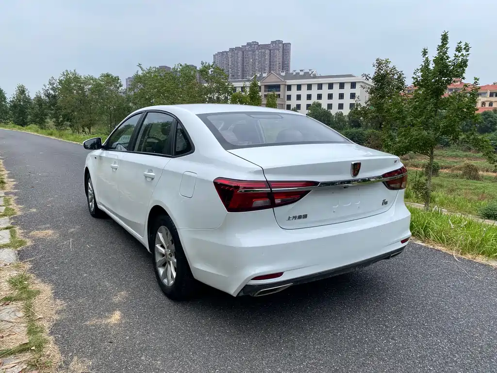 Roewe i6 Classic — миниатюра 7
