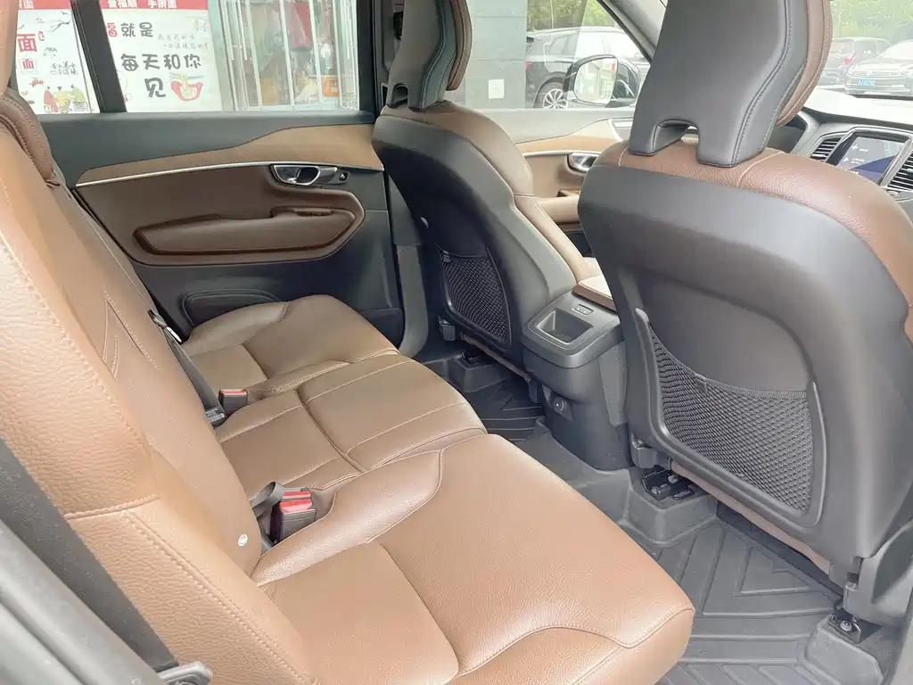 Volvo XC90 2022 B5 Luxury 5 мест