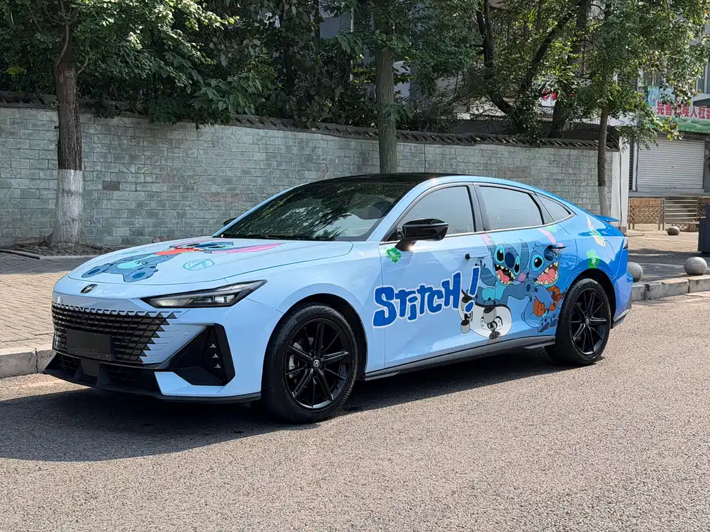 2022 Changan UNI-V - zdjęcie 1 z 10