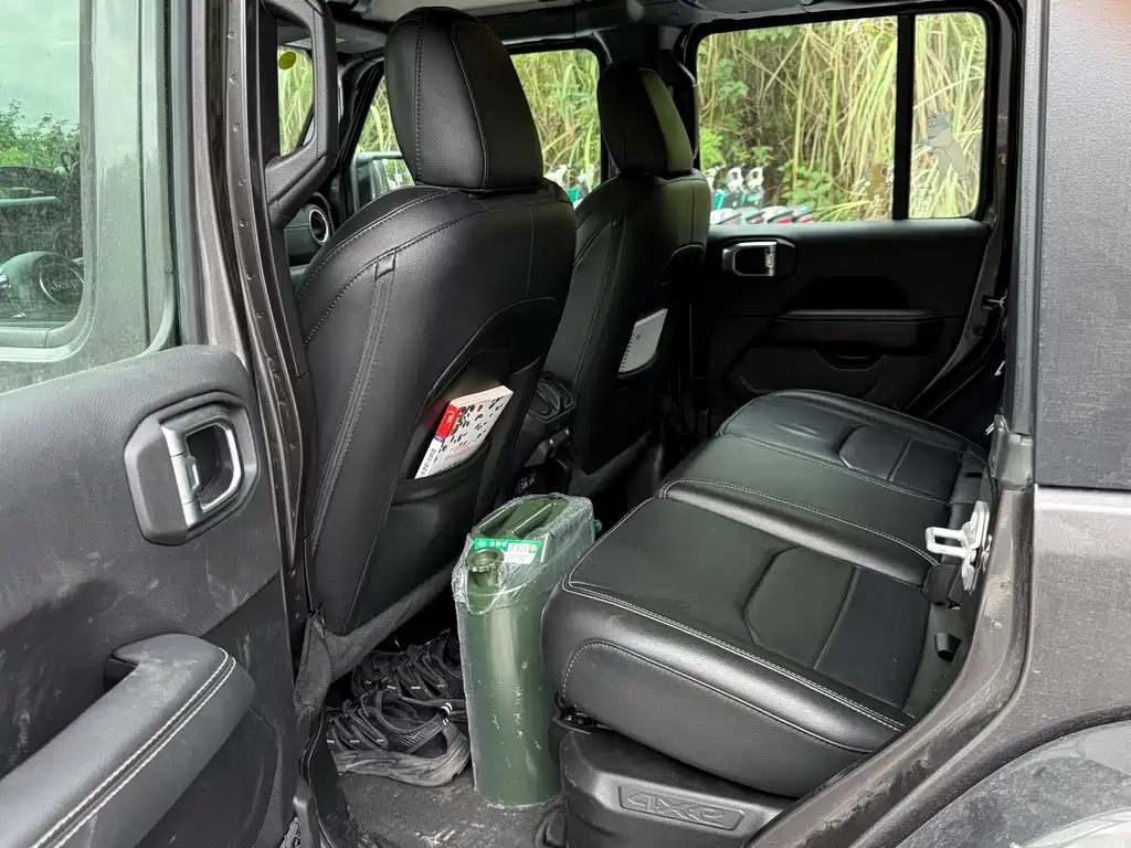Jeep Wrangler PHEV — миниатюра 9