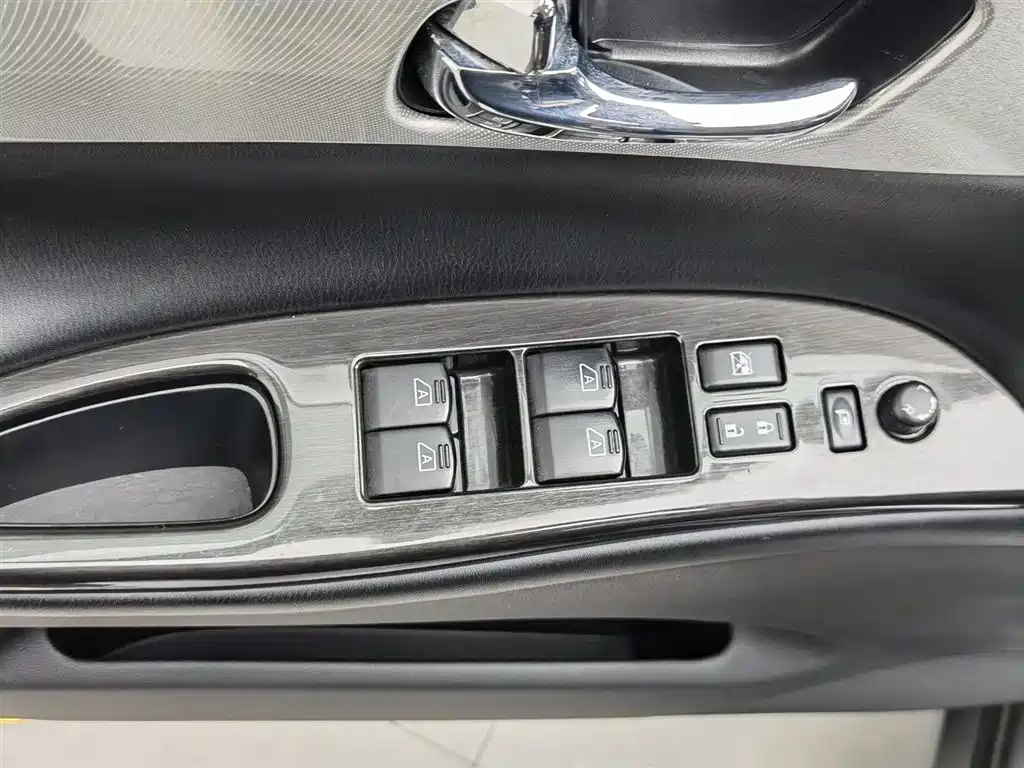 Infiniti QX50 2015 2.5L Comfort