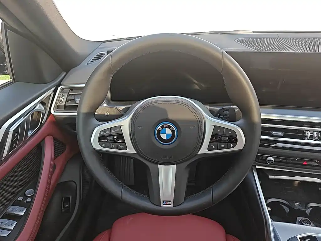 BMW i4 — миниатюра 14