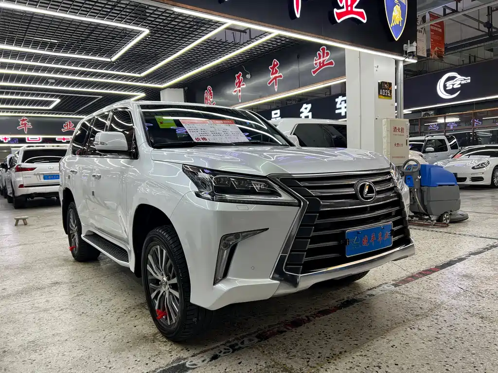 LEXUS LX