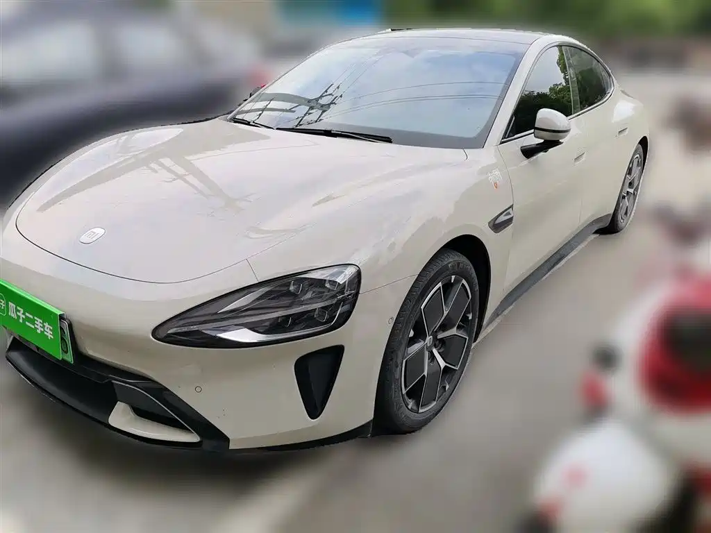 Xiaomi SU7 2024
