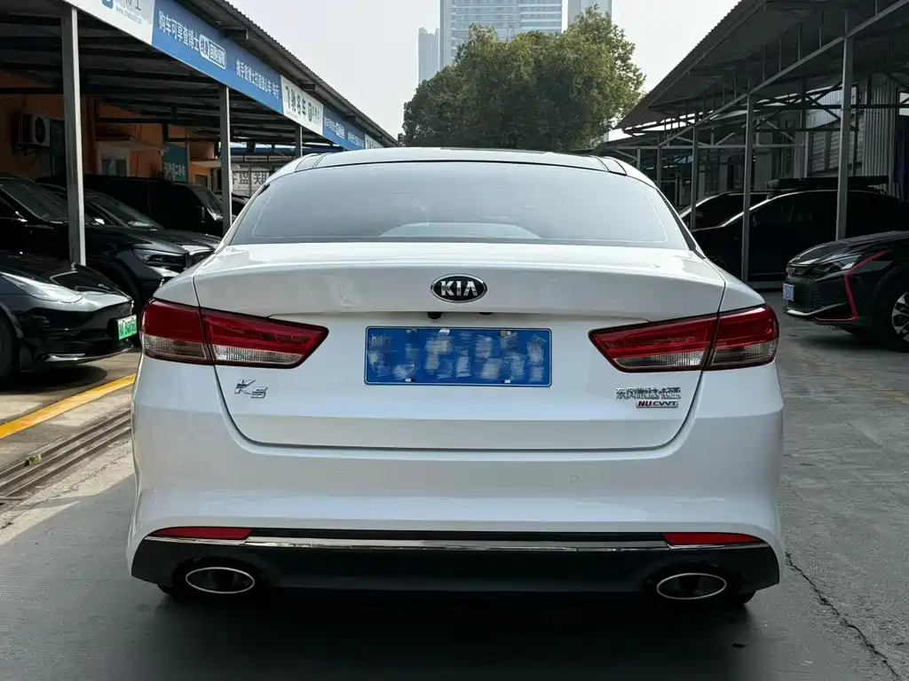 Kia K5 2017 2.0L AT 15 LUX