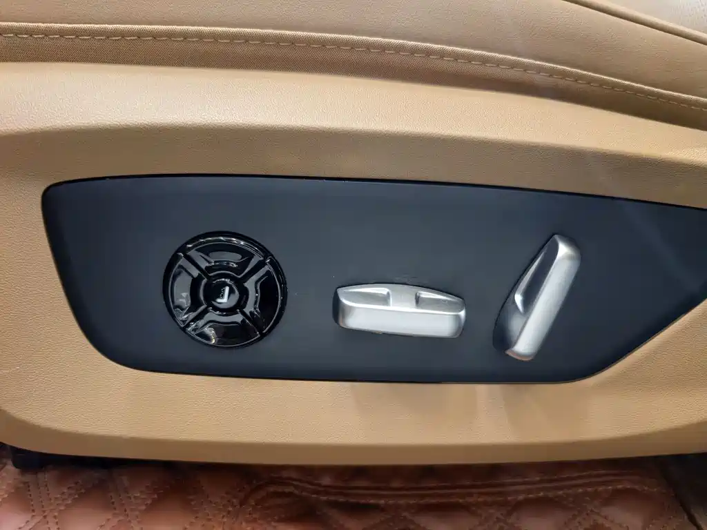 Li Auto ONE 2021 6 мест