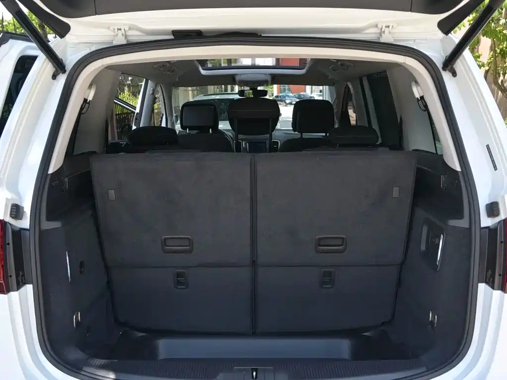 Volkswagen Xia 2018 380TSI 7 мест