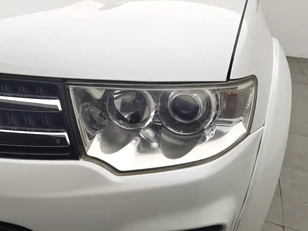 Mitsubishi Pajero Sport — миниатюра 7