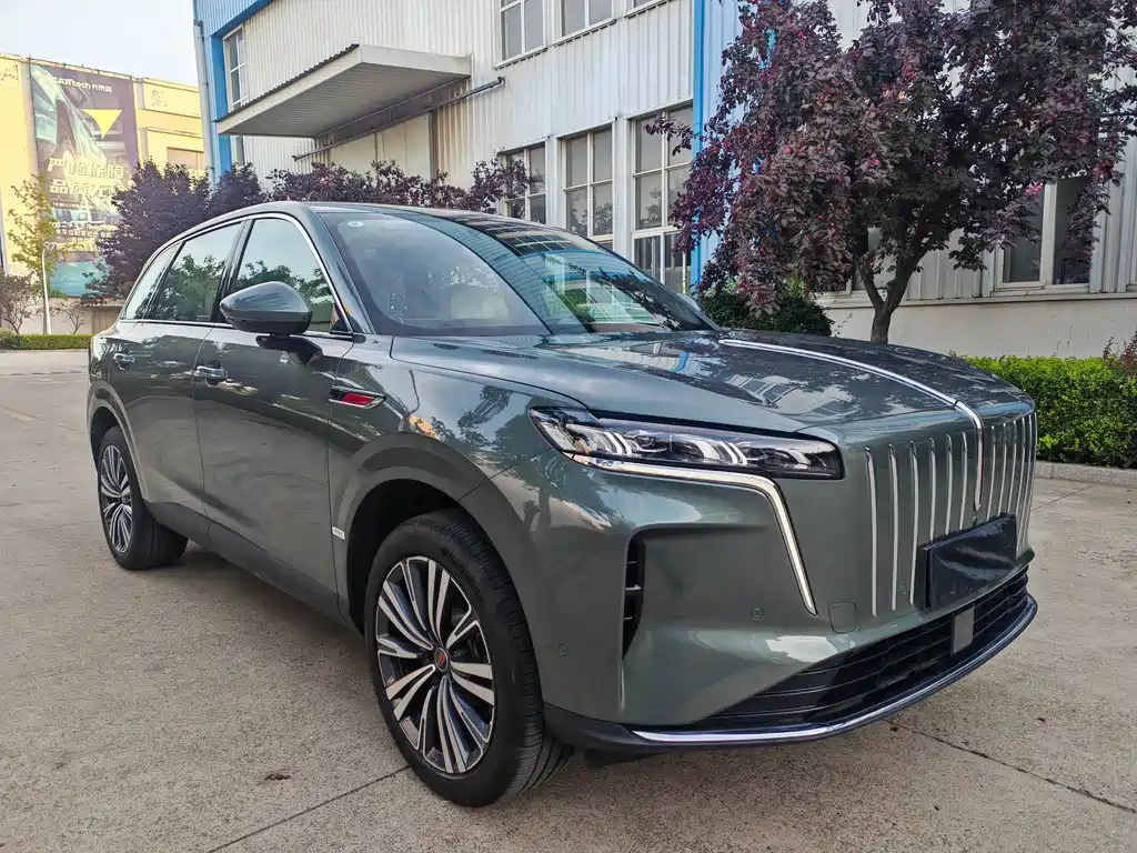 Hongqi HS6 PHEV 240 Smart Hybrid Edition, фото 3