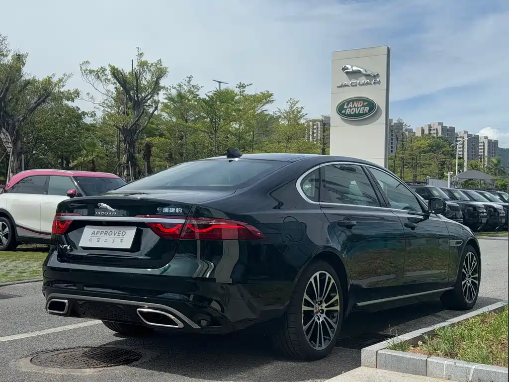Jaguar XFL 2025 2.0T P250 Premium Luxury