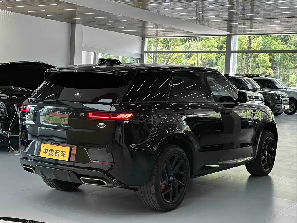 Land Rover Range Rover Sport 2024 400PS Dynamic SE