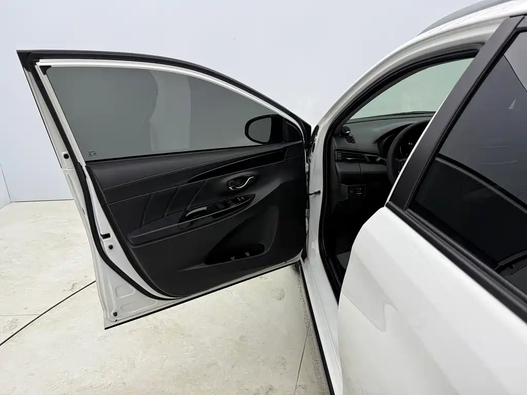 TOYOTA YARIS L ZHIXUAN