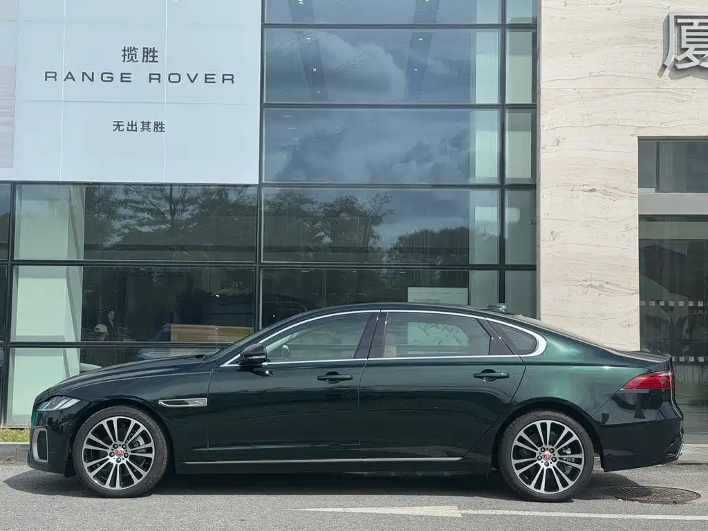 Jaguar XFL 2025 2.0T P250 Premium Luxury