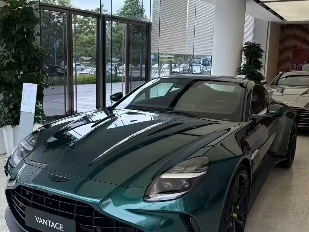 Aston Martin V8 Vantage 2024 4.0T V8 Coupe