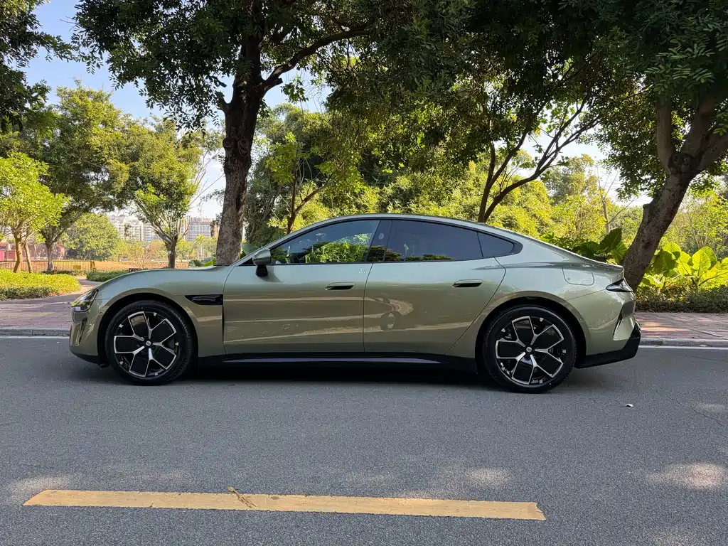 XIAOMI CAR XIAOMI SU7