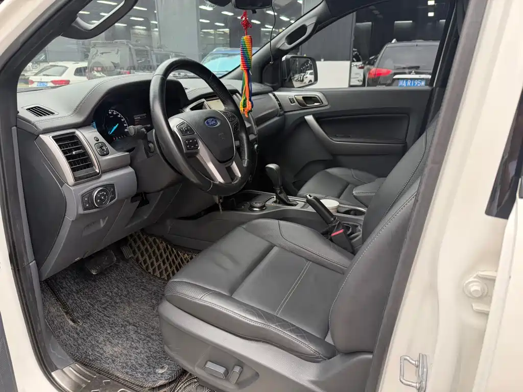 Ford Everest — миниатюра 4