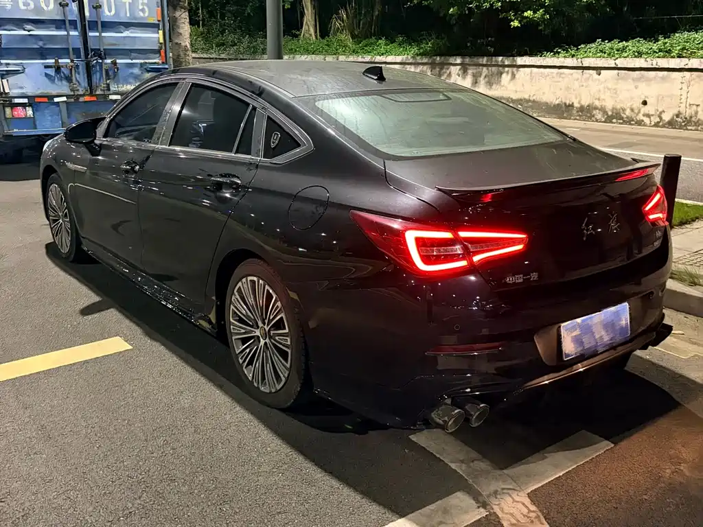 Hongqi Hongqi H5 — миниатюра 7