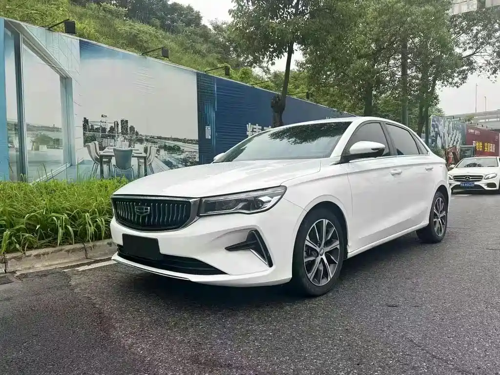 Geely Emgrand 2021
