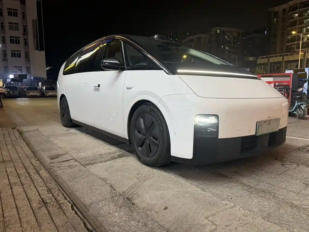 Li Auto Li MEGA 2024