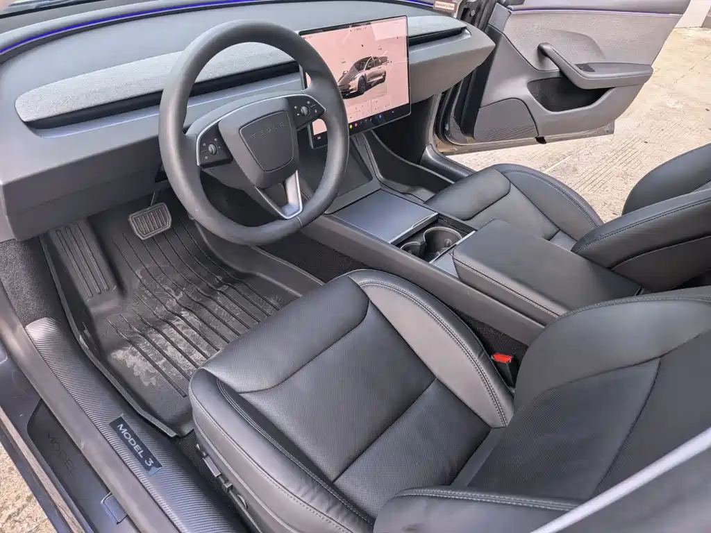 Tesla Model 3 — миниатюра 8