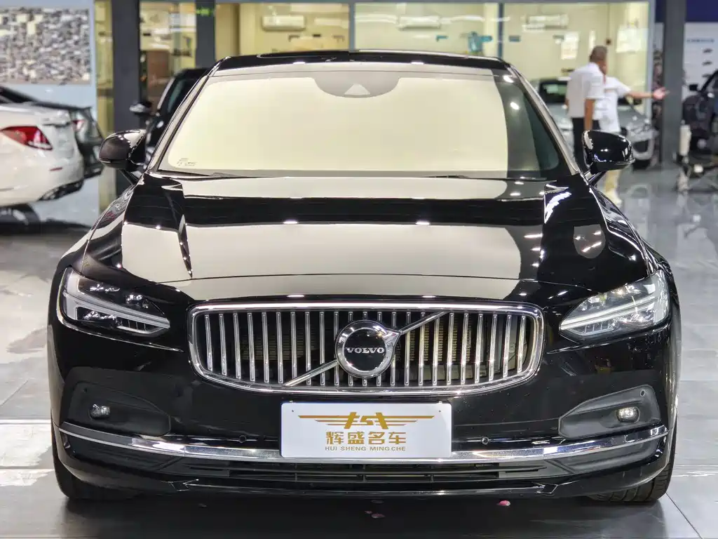 VOLVO  S90