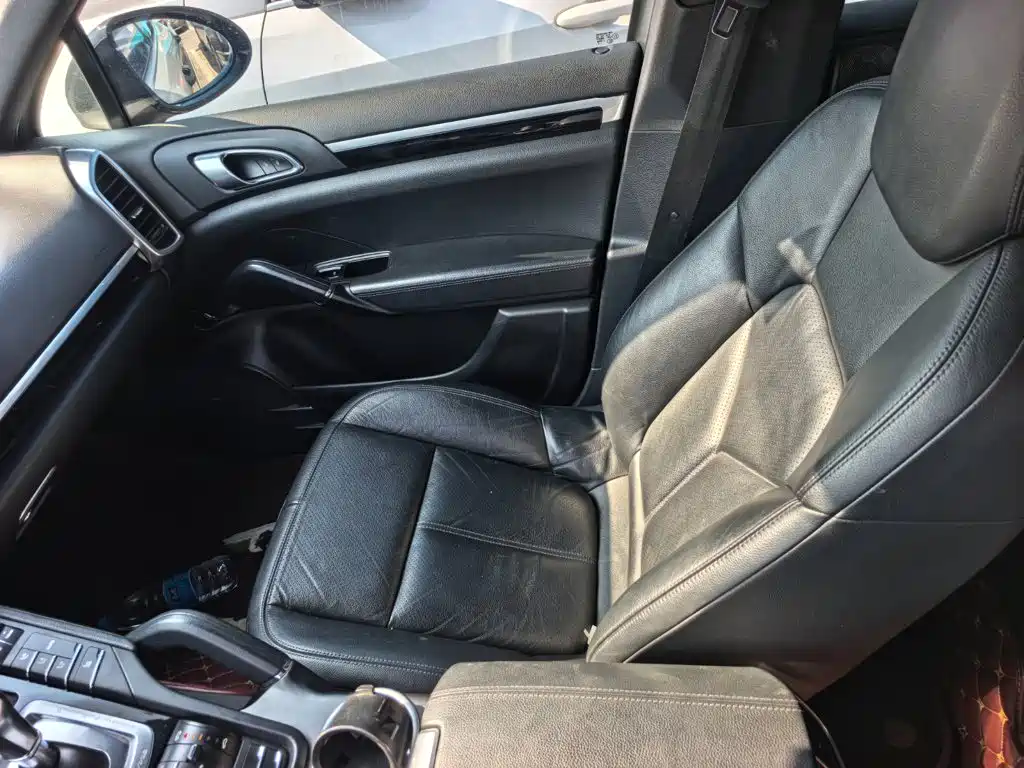 Porsche Cayenne — миниатюра 12
