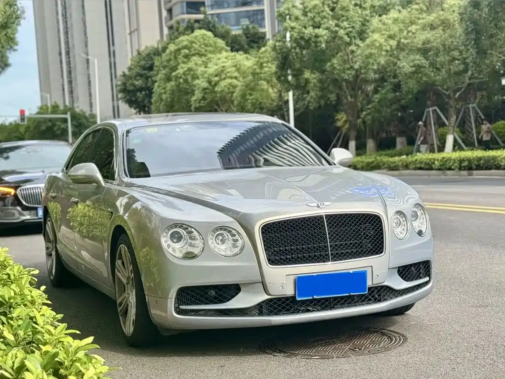 Bentley Flying Spur — миниатюра 3