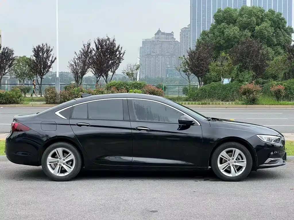 Buick Regal — миниатюра 6