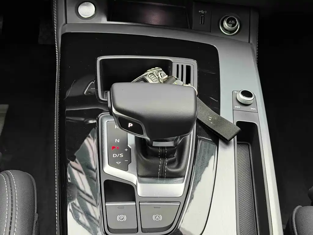 Audi Q5L — миниатюра 11